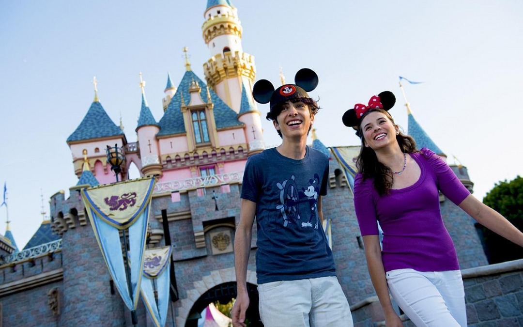A Look at 2019 for Disneylandยฎ Resort and Universal Studios Hollywoodโข